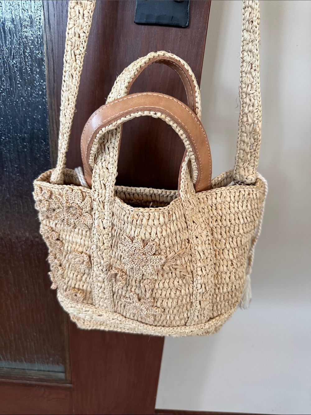 Vanessa Bruno Cabas Raffia Mini Bag
Accessories Straw Crochet Flower crossbody - Picture 12 of 12